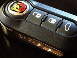 guscio cover telecomando 3 tasti Fiat 500 logo Abarth Grande punto